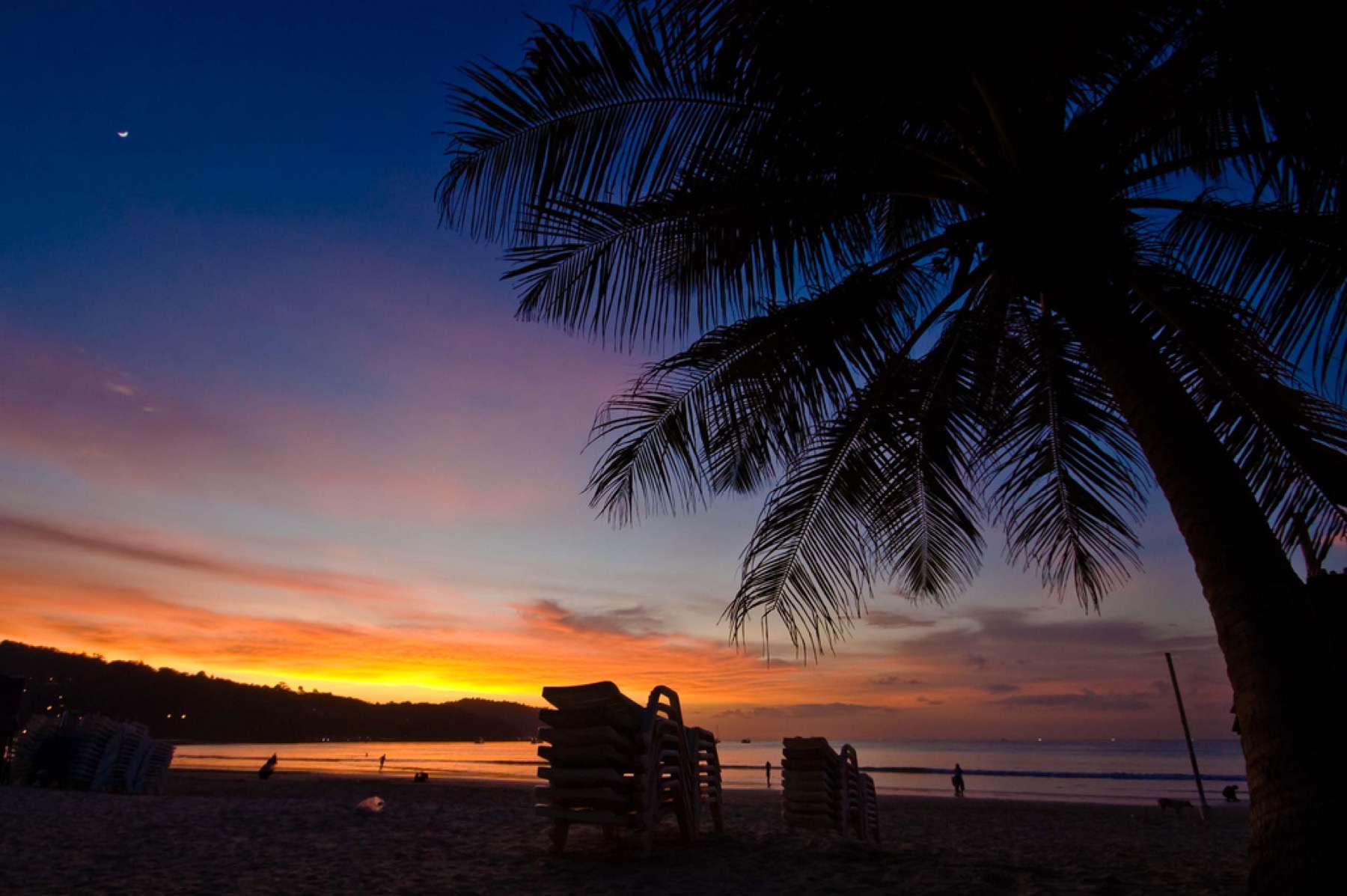 Was du auf Phuket sehen solltest: 16 Tipps abseits der Bangla Road 2026 2 Sonnenuntergang am Strand von Phuket