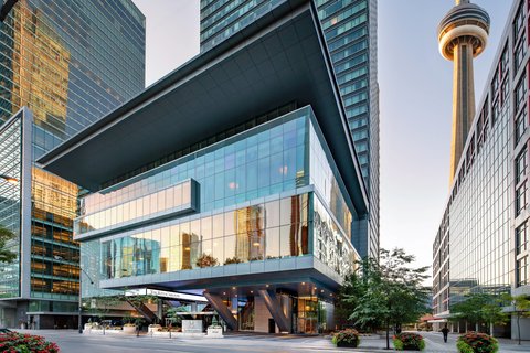 Hol szállj meg Torontóban: a 20 legjobb hotel és stratégiai helyszín 2026-ban 8 The Ritz-Carlton, Toronto hotel