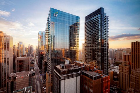 Hol szállj meg Torontóban: a 20 legjobb hotel és stratégiai helyszín 2026-ban 6 The St. Regis Toronto hotel