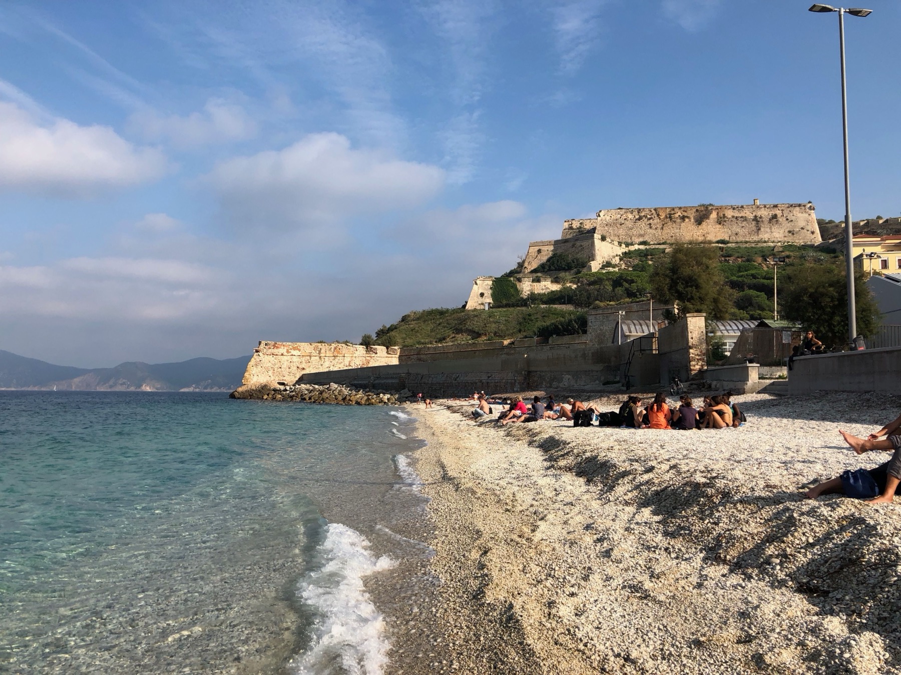 Ostrov Elba, Itálie: 20 tipů, co vidět, nejkrásnější pláže a trajekt 15 Pláž Le Ghiaie u Portoferraia