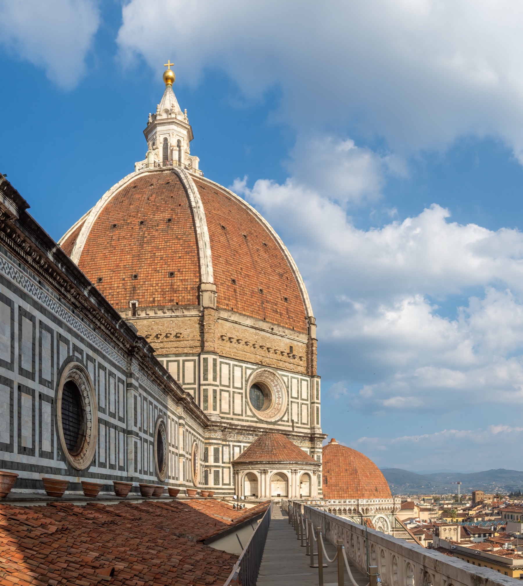 Météo en Toscane 2026 : températures mois par mois et quand partir 3 Florence dans sa cuvette, l'endroit le plus chaud en été