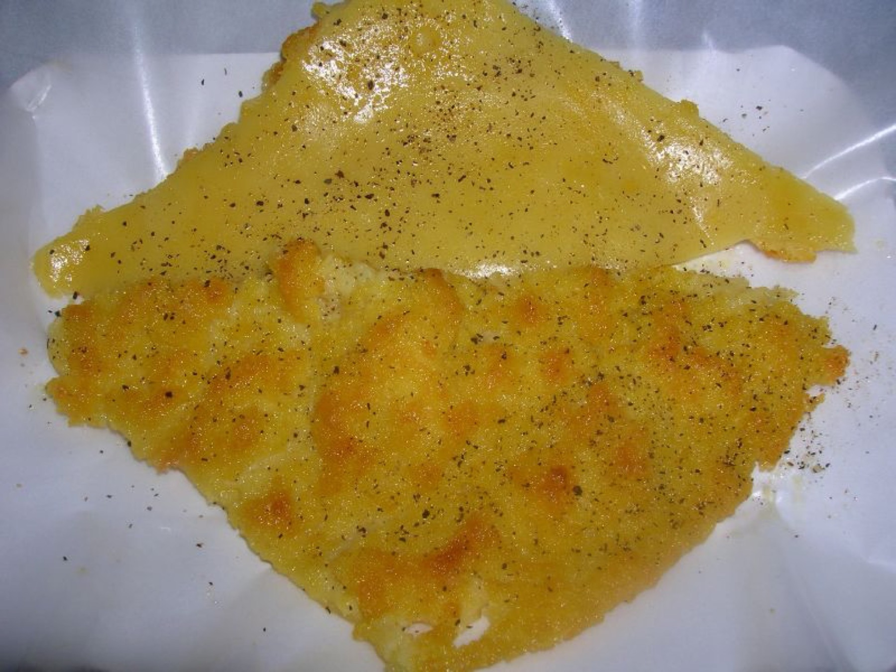 Culinária toscana 2026: 22 pratos que você precisa provar 13 Cecina, panqueca de grão-de-bico de Livorno