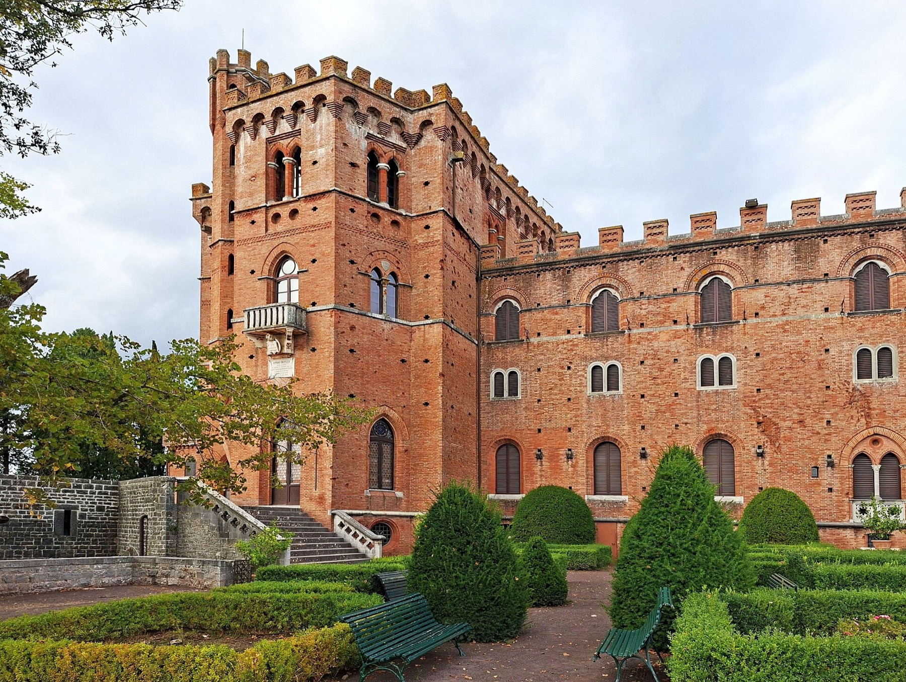 Viñedos y catas en la Toscana (Italia) 2026: 11 bodegas y precios 6 Castello di Brolio en Gaiole in Chianti