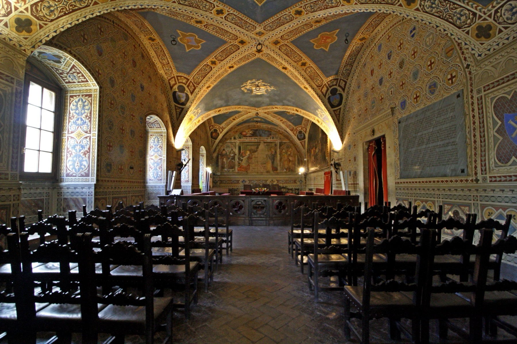 Volterra, Itálie: 18 tipů, co vidět v etruském městě alabastru 8 Radní sál v Palazzo dei Priori ve Volterře