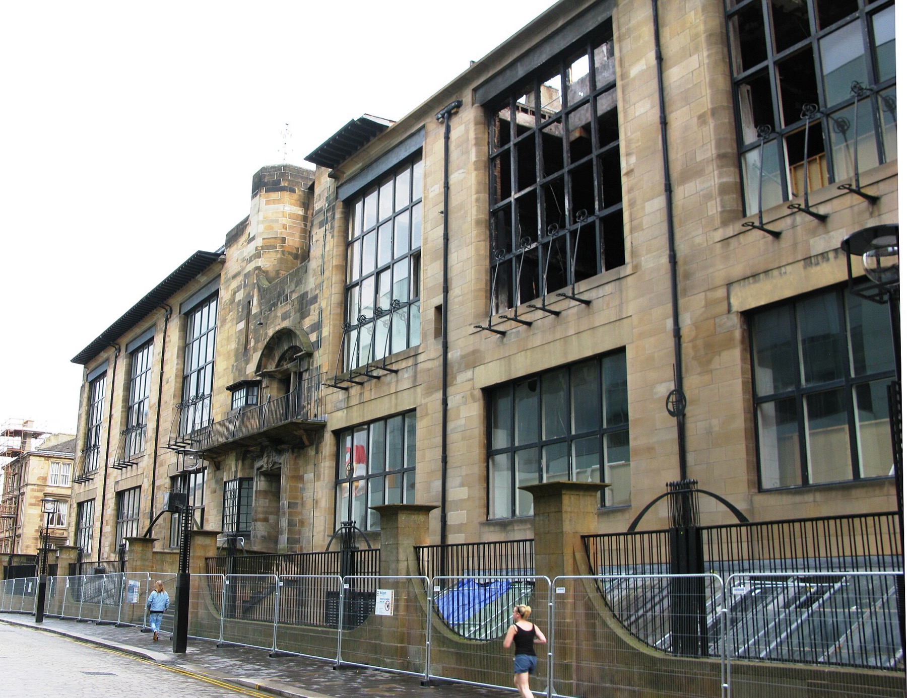 Mit érdemes megnézni Glasgow-ban: 18 tipp és ingyenes múzeumok 2026-ban 15 A Glasgow School of Art épülete Mackintosh tervei alapján
