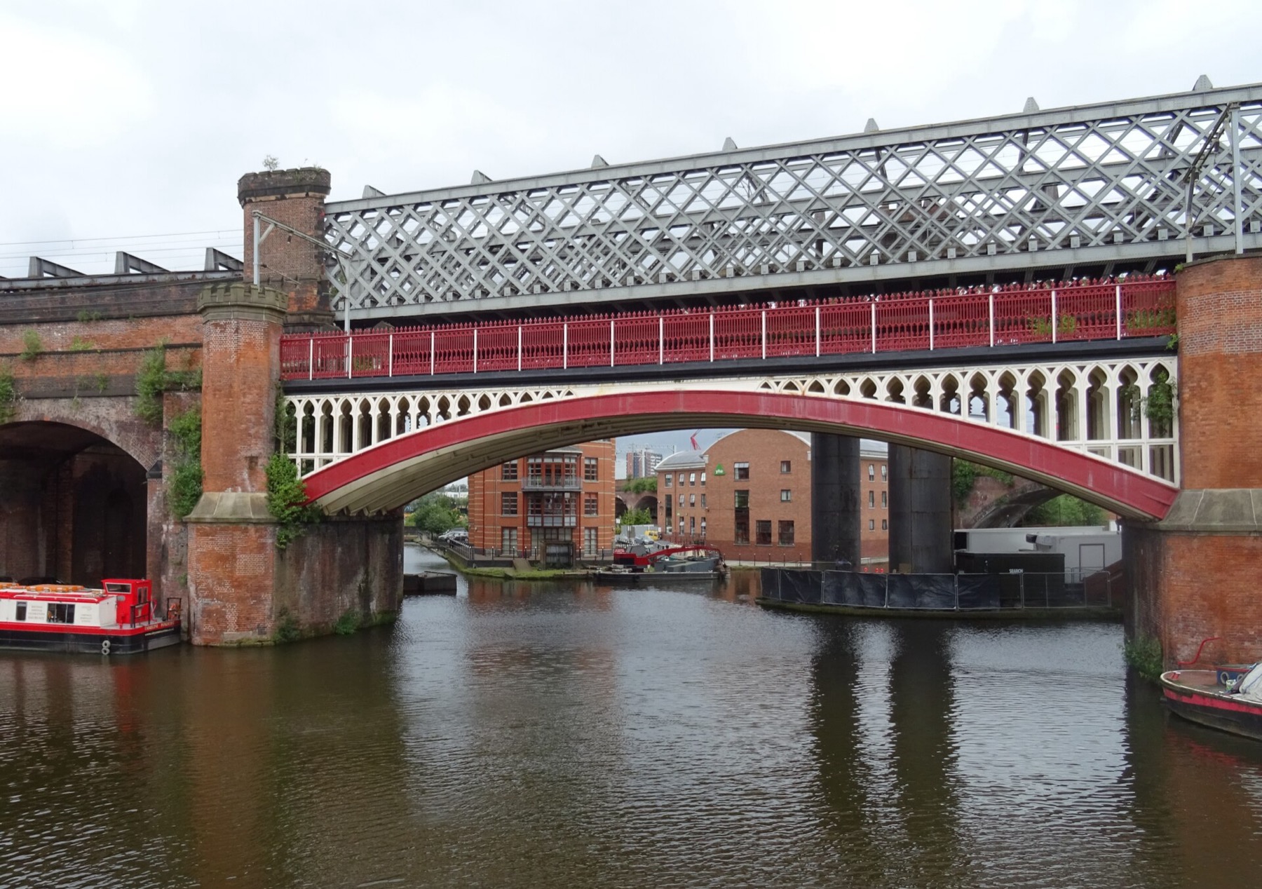 Co vidět v Manchesteru: 20 tipů, co dělat a většina je zdarma 12 Viadukt nad kanálem v Castlefieldu
