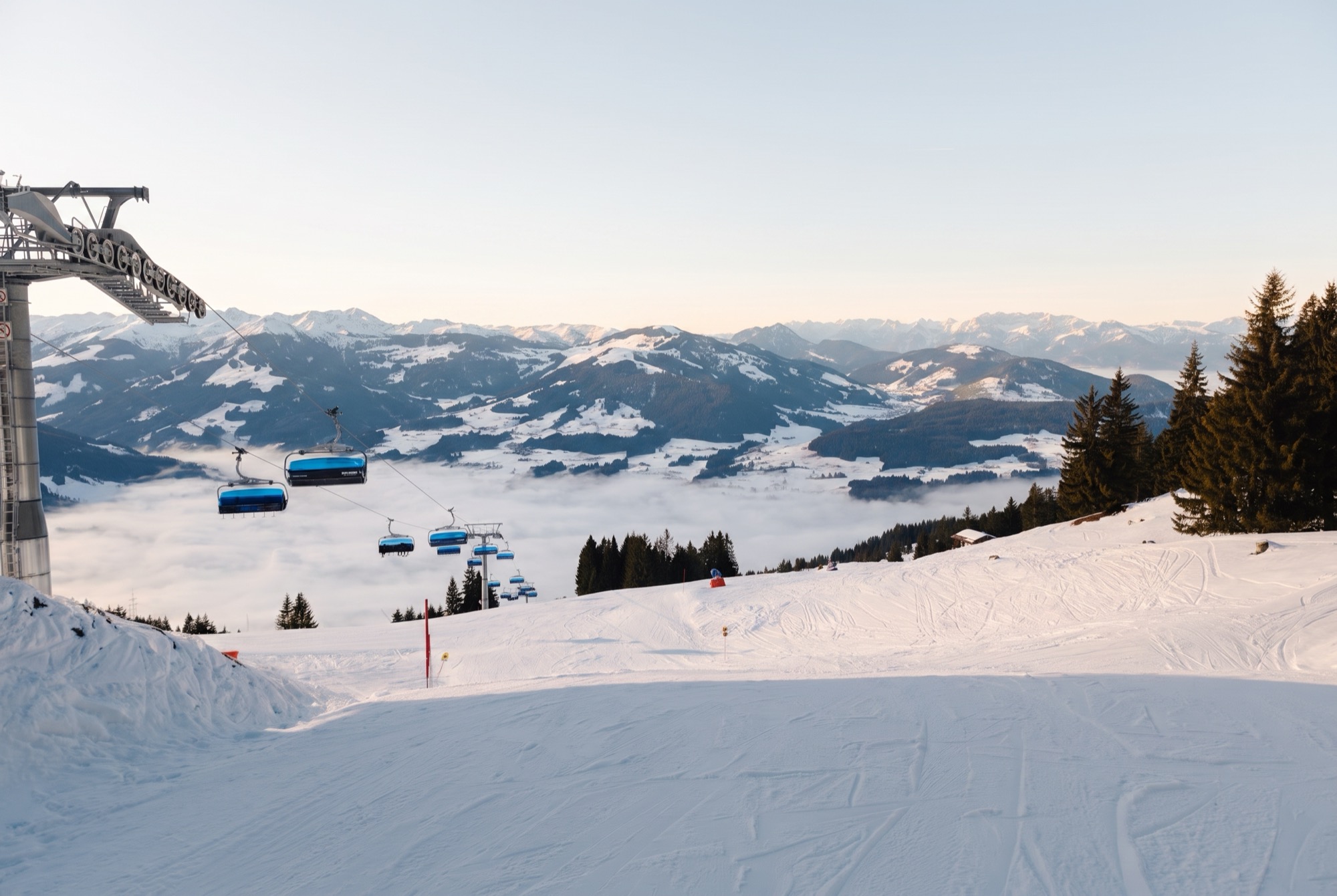 Skifahren in Österreich: 20 Top-Skigebiete und Skipass-Preise 2026 22 SkiWelt über Söll unter der Hohe Salve