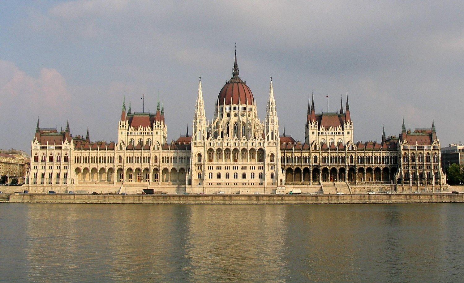 Dónde ir de vacaciones en diciembre 2026: sol, adviento y montaña 24 Budapest y Viena