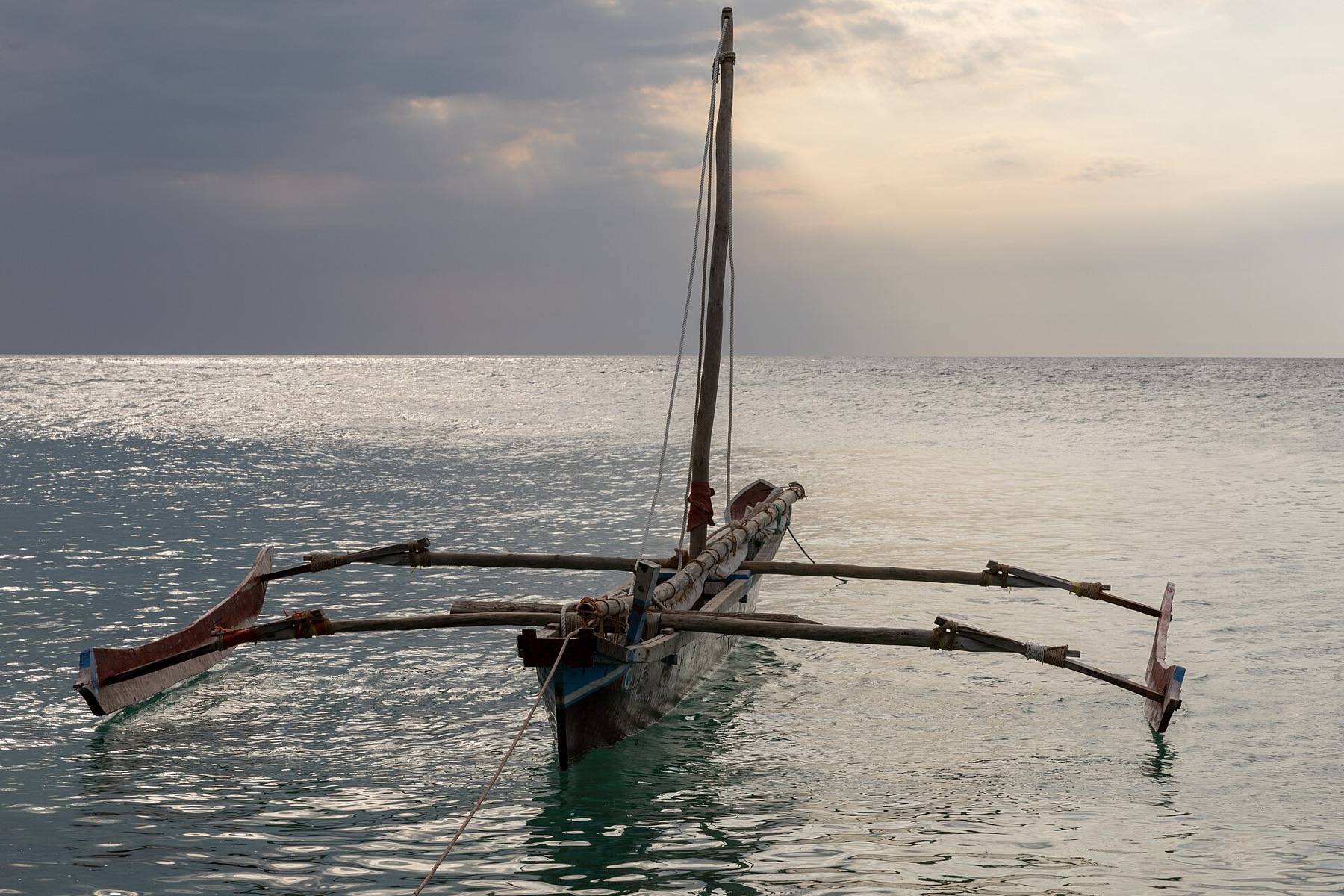 Zanzibar Tanzania: 44 oplevelser og bedste rejsetid i 2026 29 Traditionel båd ved den beskyttede Chumbe Island