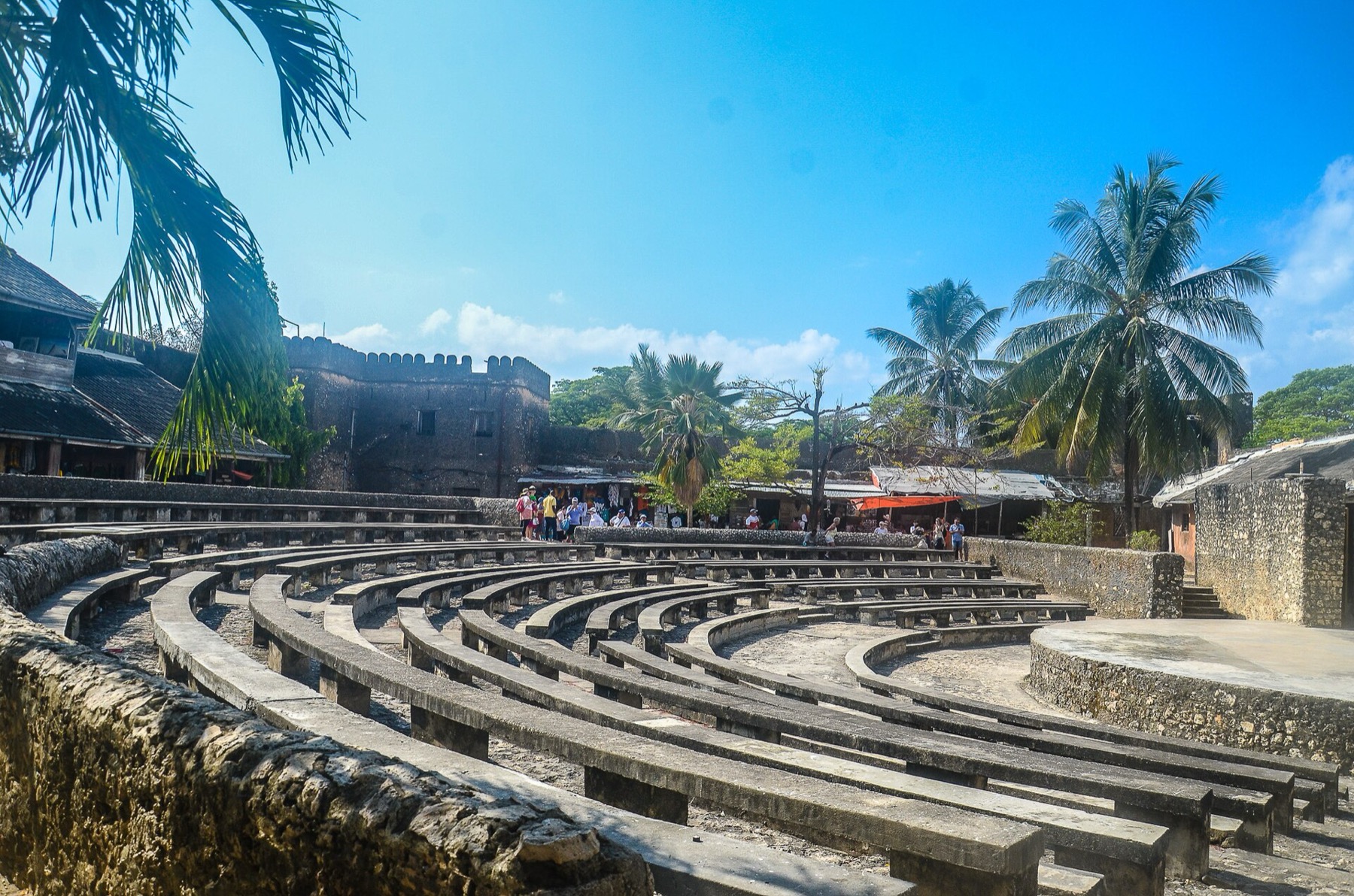 Zanzibar Tanzania: 44 oplevelser og bedste rejsetid i 2026 35 Amfiteatret i Old Fort, venue for festivalen Sauti za Busara