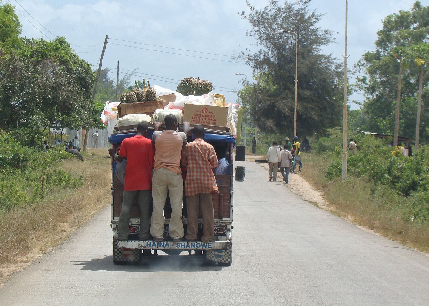 Zanzibar Tanzania: 44 oplevelser og bedste rejsetid i 2026 46 Dala-dala-minibus, Zanzibars lokale transport