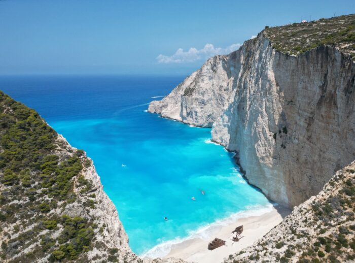 13 idei de vacanță în septembrie (la mare și la munte)