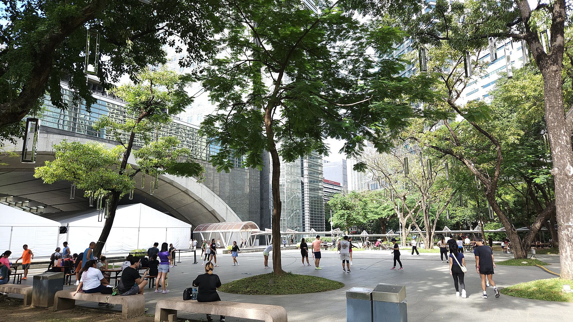 Manille, Philippines : 22 idées de visites et d’activités en 2026 16 Ayala Triangle Gardens à Makati
