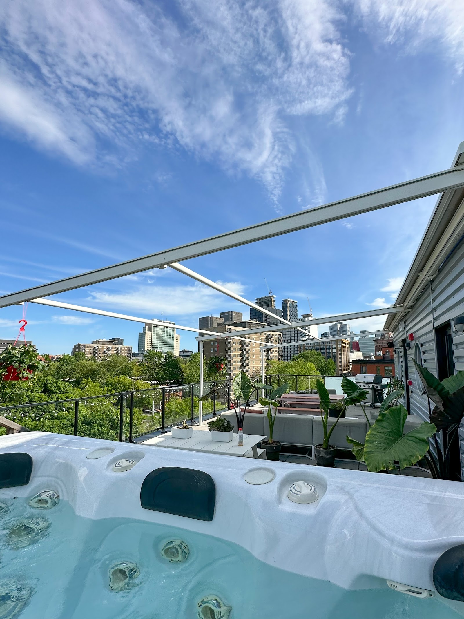 Wo in Montreal übernachten: 18 beste Hotels und Viertel 2026 14 Hotel Boxotel