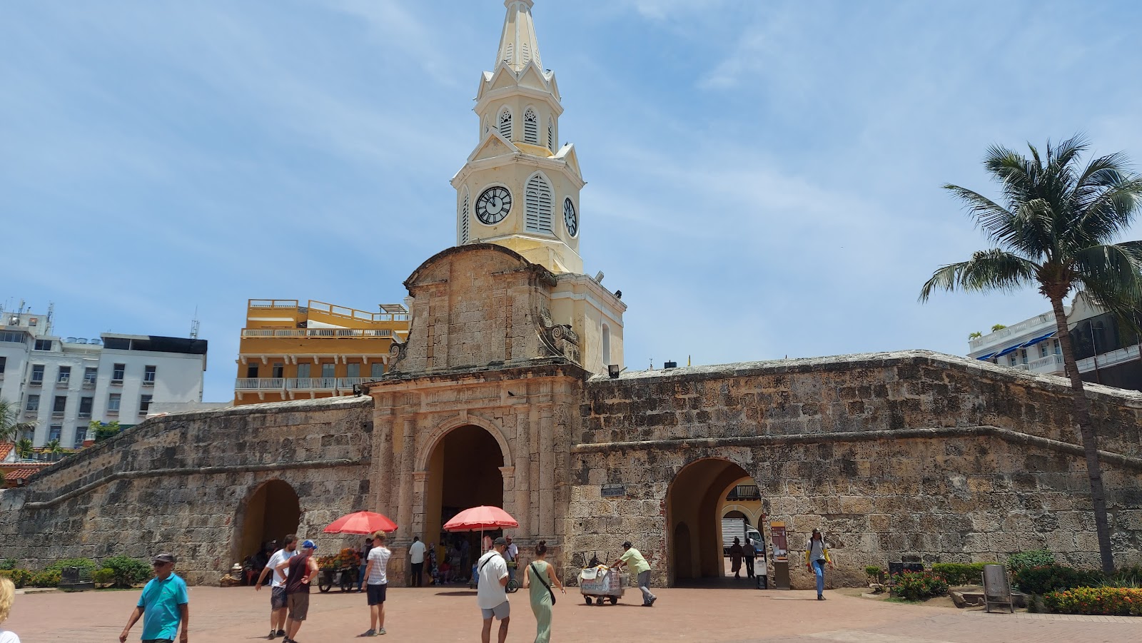 Cartagena, Colombia: 22 Things to See and Do in 2026 9 Camellón de los Mártires
