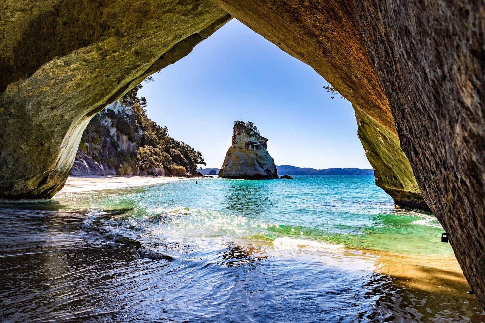 Auckland, Neuseeland: 22 Tipps, was du 2026 sehen und erleben kannst 24 Coromandel: Cathedral Cove und Hot Water Beach