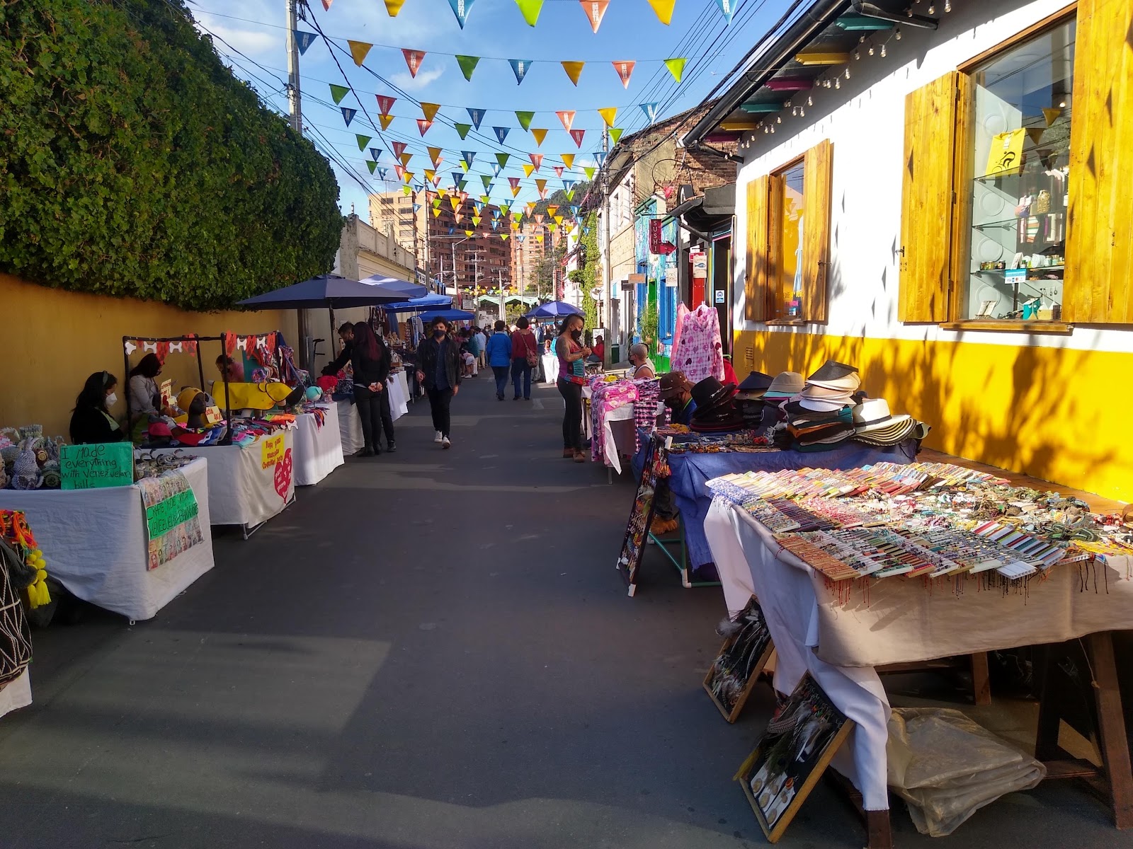 Bogotá Kolumbien: 22 Sehenswürdigkeiten & Tipps 2026 13 Hotel Usaquén und Sonntagsflohmarkt