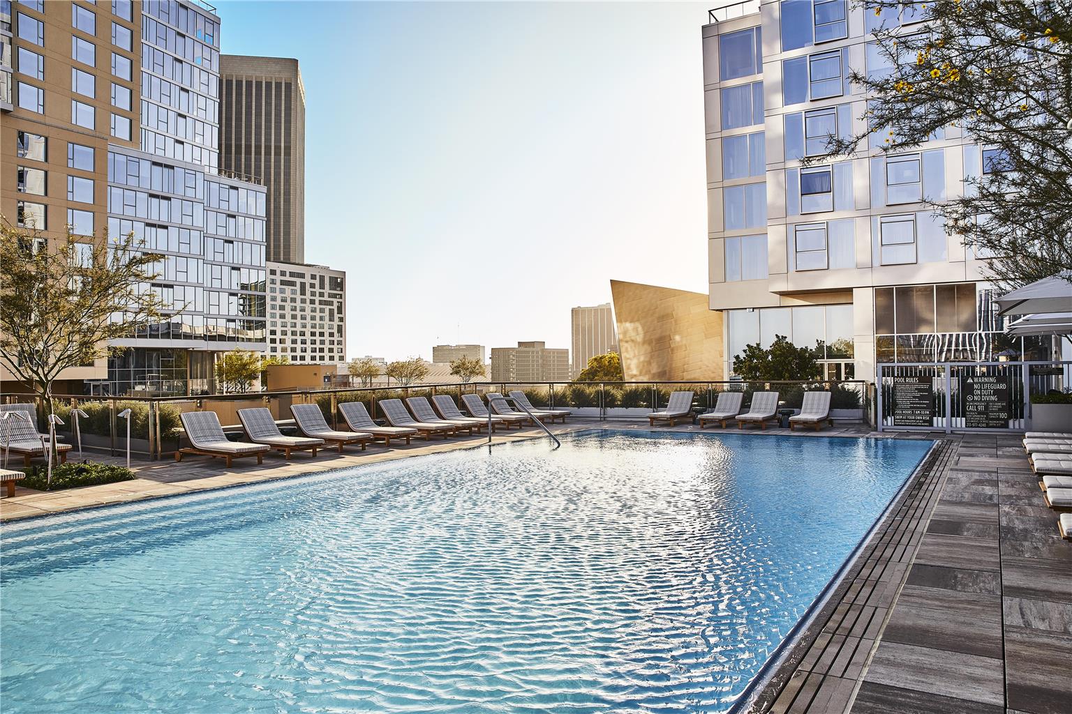 Dónde alojarse en Los Ángeles: 18 mejores hoteles y barrios seguros en 2026 15 Hotel Conrad Los Angeles