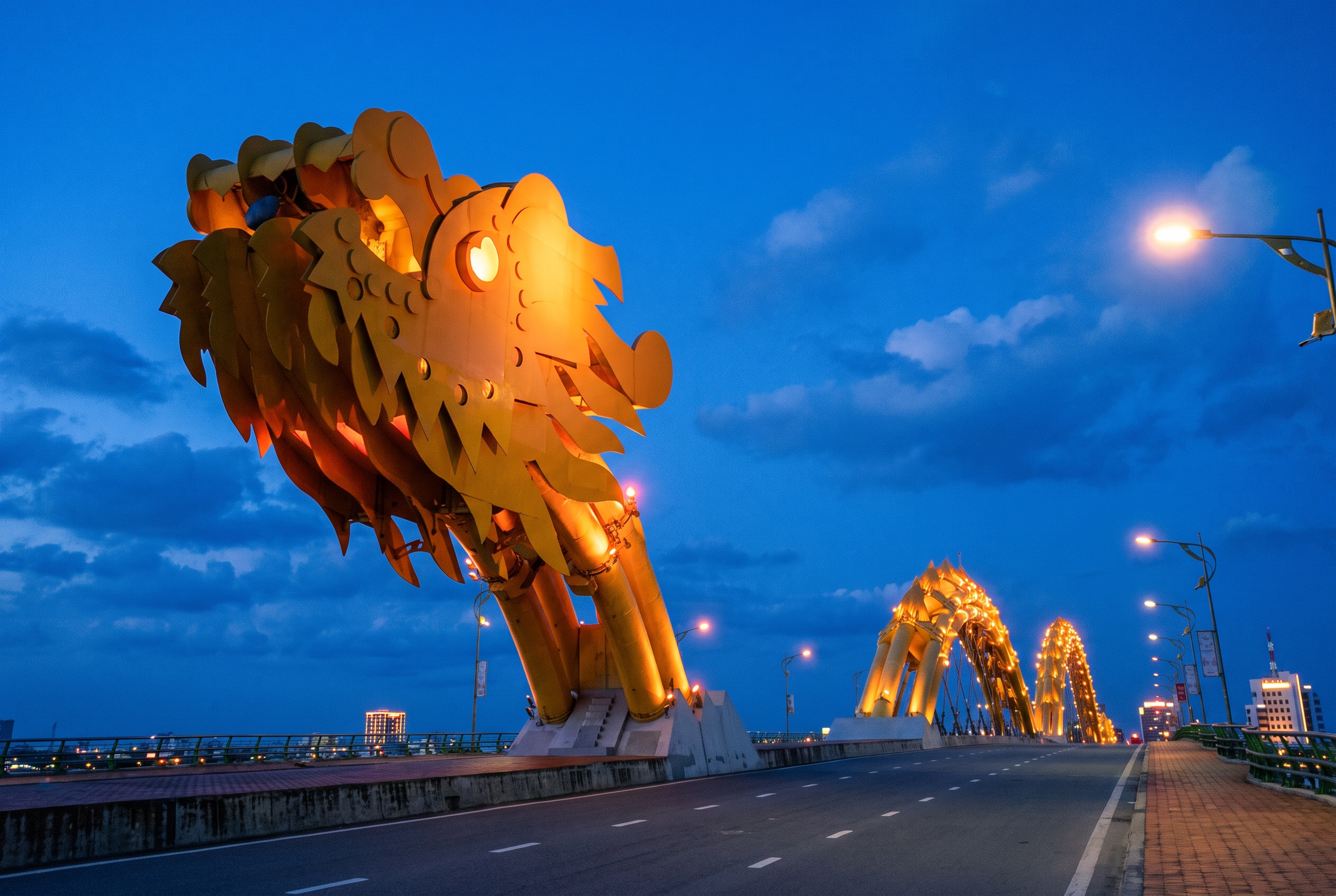 Da Nang, Vietnam: 22 consejos sobre qué ver y hacer en 2026 3 Puente del Dragón (Cau Rong) y paseo marítimo del río Han