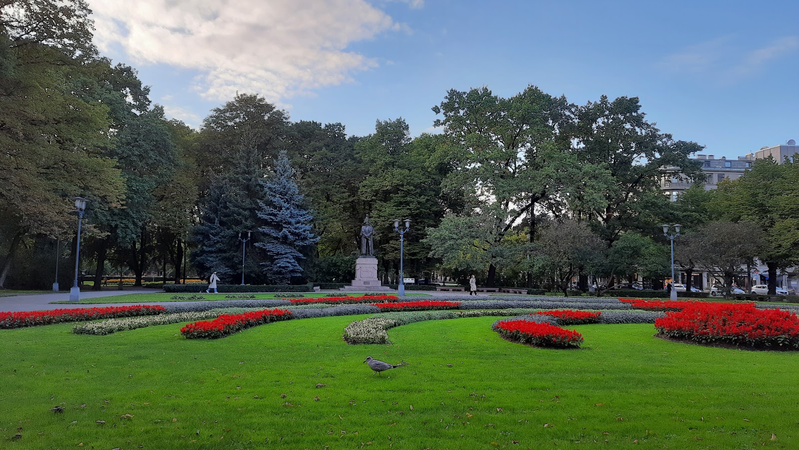 Riga: 20 Tipps, was du 2026 sehen und unternehmen kannst 21 Esplanade Park und orthodoxe Kathedrale