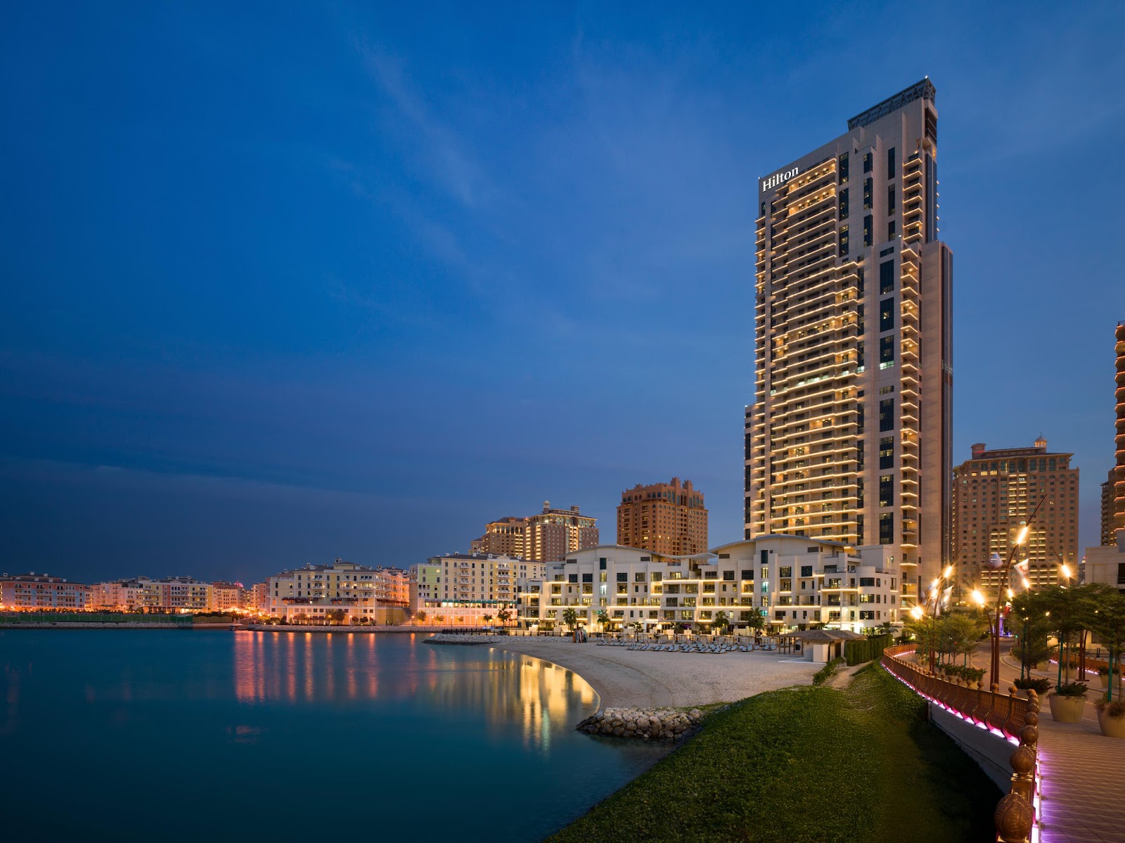 Parhaat hotellit Dohassa: 18 vinkkiä majoitukseen vuonna 2026 6 Hotelli Hilton Doha The Pearl
