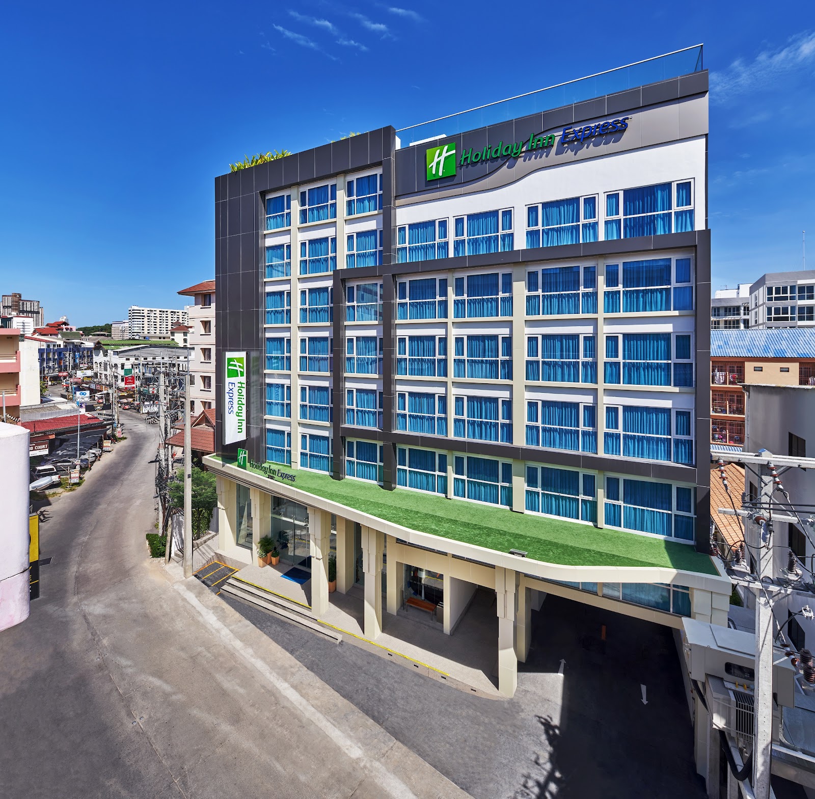 Where to Stay in Pattaya Thailand: 18 Best Hotels in 2026 13 Holiday Inn Express Pattaya Central Hotel