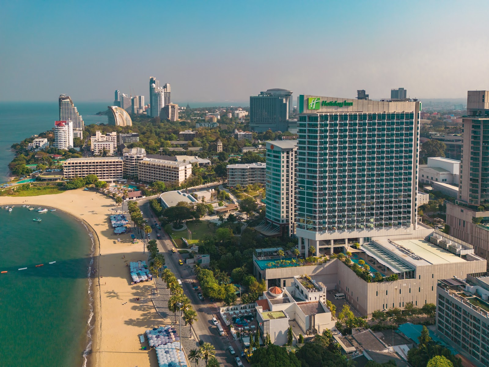 Where to Stay in Pattaya Thailand: 18 Best Hotels in 2026 7 Holiday Inn Pattaya hotel