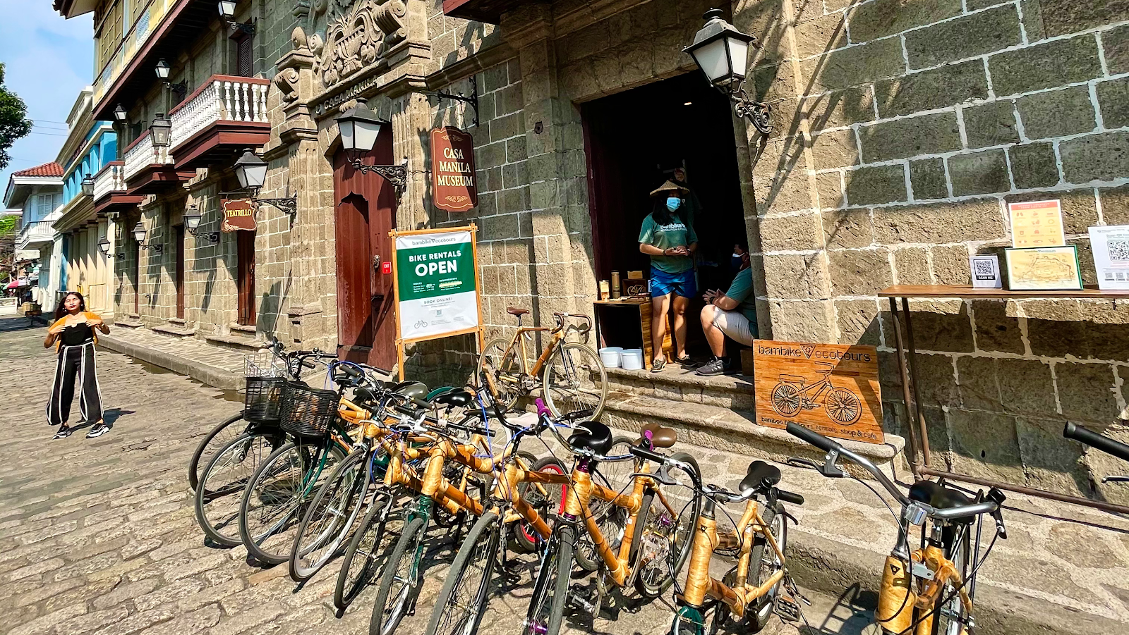 Manille, Philippines : 22 idées de visites et d’activités en 2026 6 Les remparts à vélo en bambou et Baluarte de San Diego