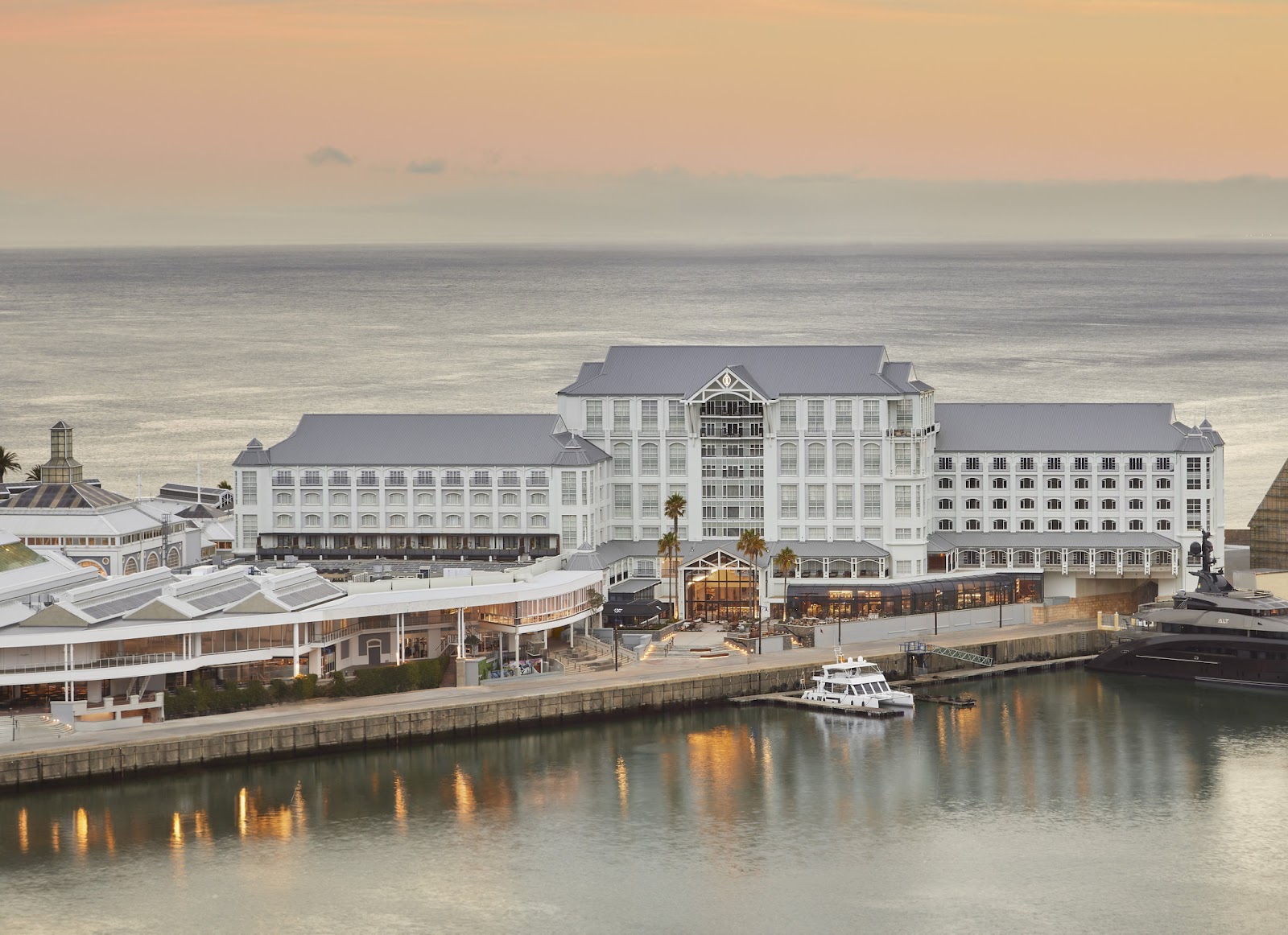 Szállás Fokvárosban: 18 legjobb hotel és környék 2026-ban 9 InterContinental Table Bay Cape Town hotel