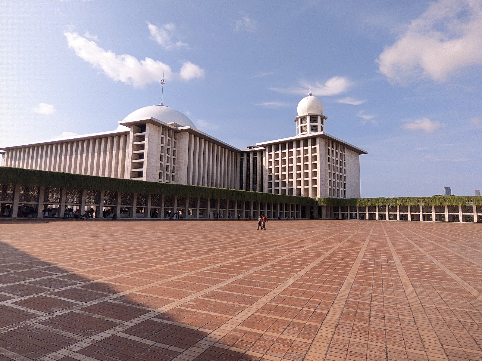 Jakarta, Indonesien: 22 Tipps, was du 2026 sehen und erleben kannst 4 Istiqlal-Moschee