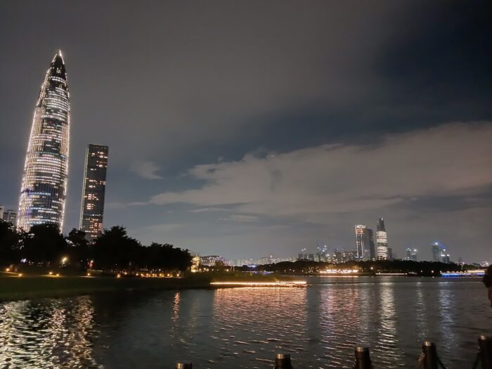 Hvor skal man bo i Shenzhen: 18 hoteller og sikre kvarterer i 2026
