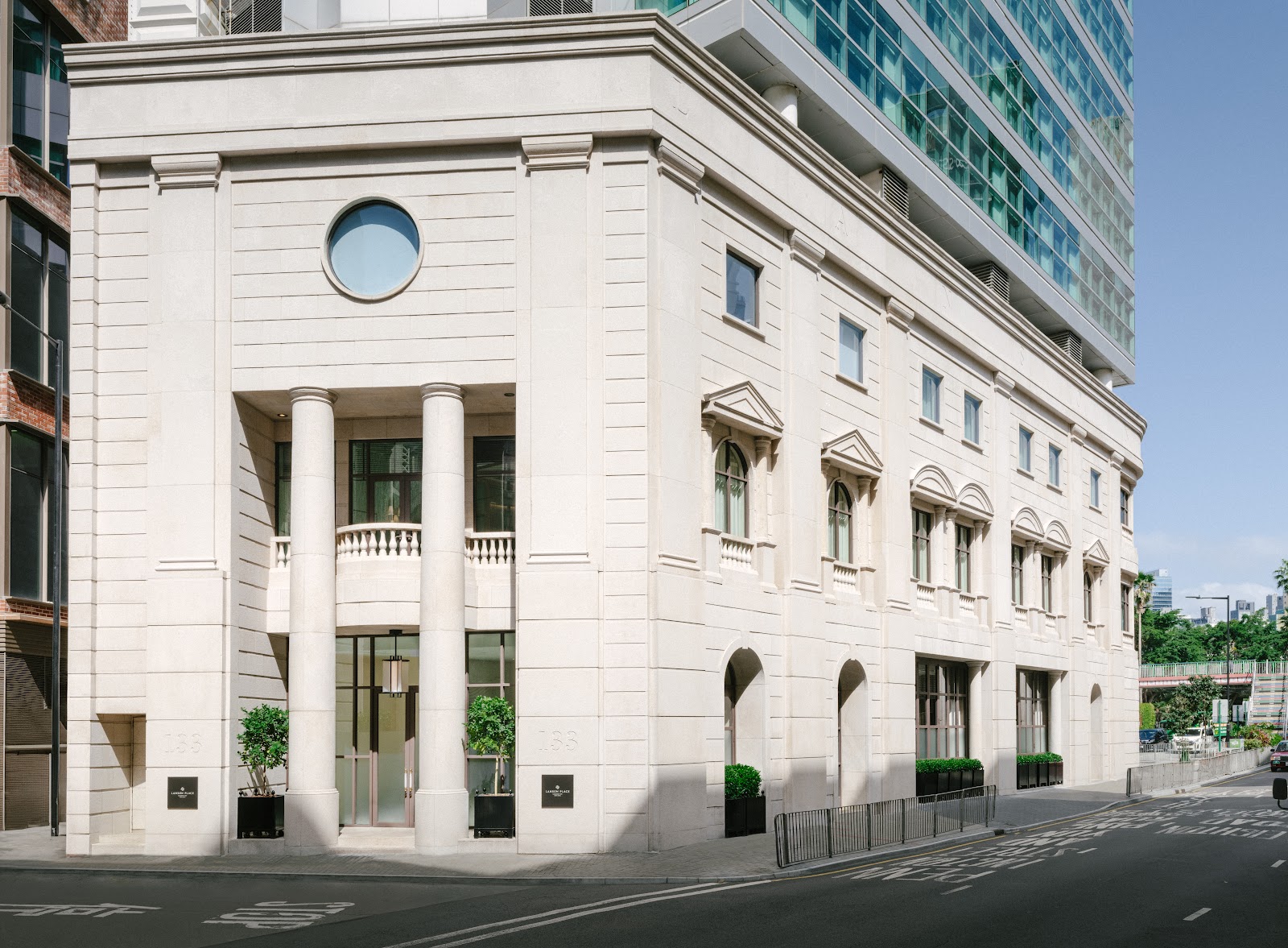 Hongkong China: 18 Hotels und die besten Viertel 2026 18 Hotel Lanson Place Causeway Bay