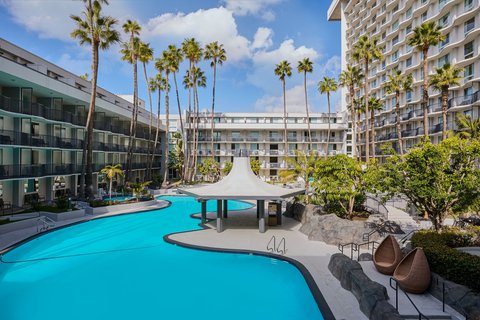 Dónde alojarse en Los Ángeles: 18 mejores hoteles y barrios seguros en 2026 19 Hotel Los Angeles Airport Marriott