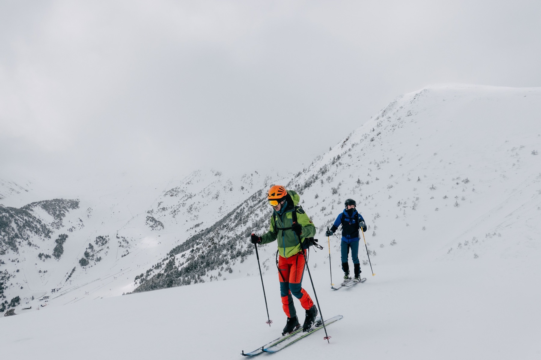 Skialp pro začátečníky: výbava, laviny a první túry 1 Výstup na skialpových lyžích