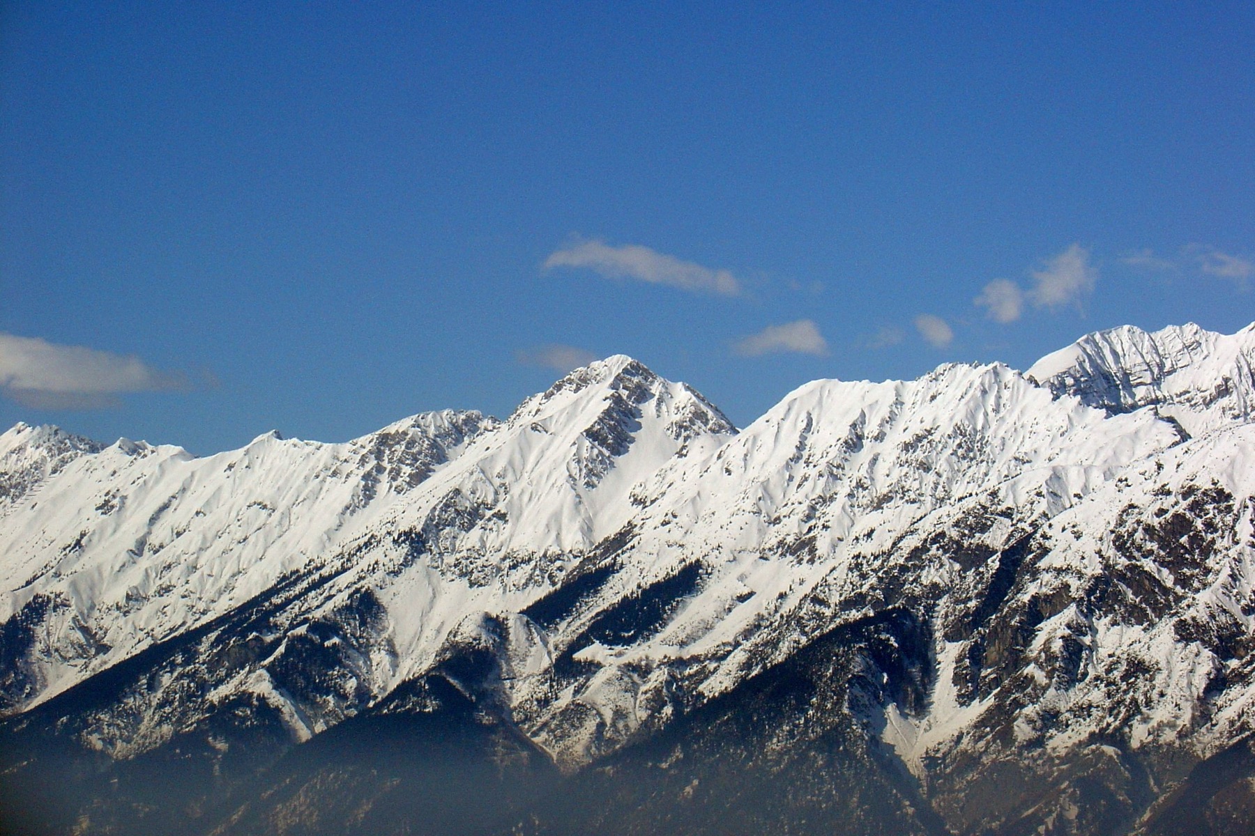 Skialp pro začátečníky: výbava, laviny a první túry 15 Zimní horské panorama
