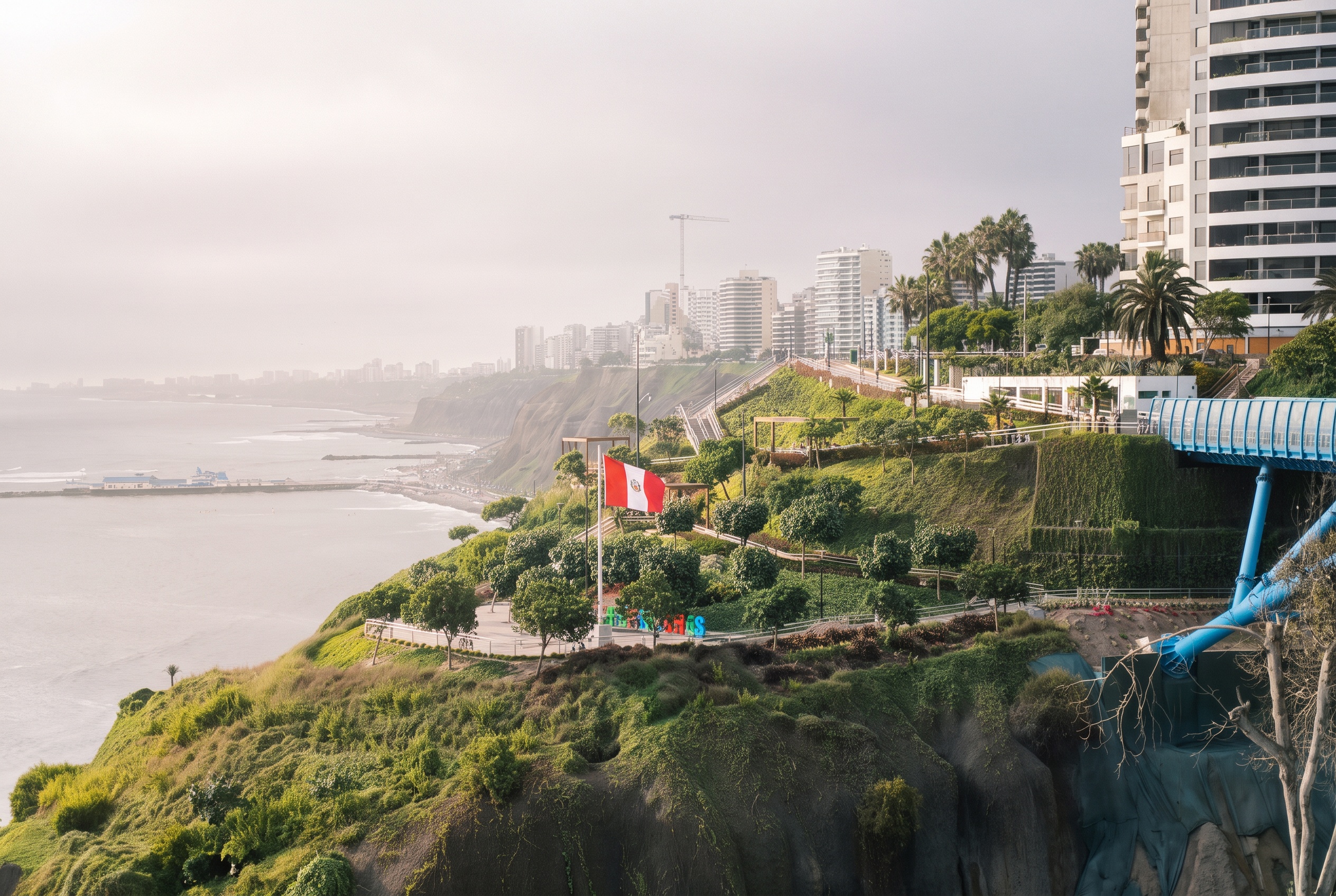 Lima, Pérou : 22 conseils sur ce qu'il faut voir et faire en 2026 12 Malecón Miraflores, Parque del Amor, Larcomar et phare