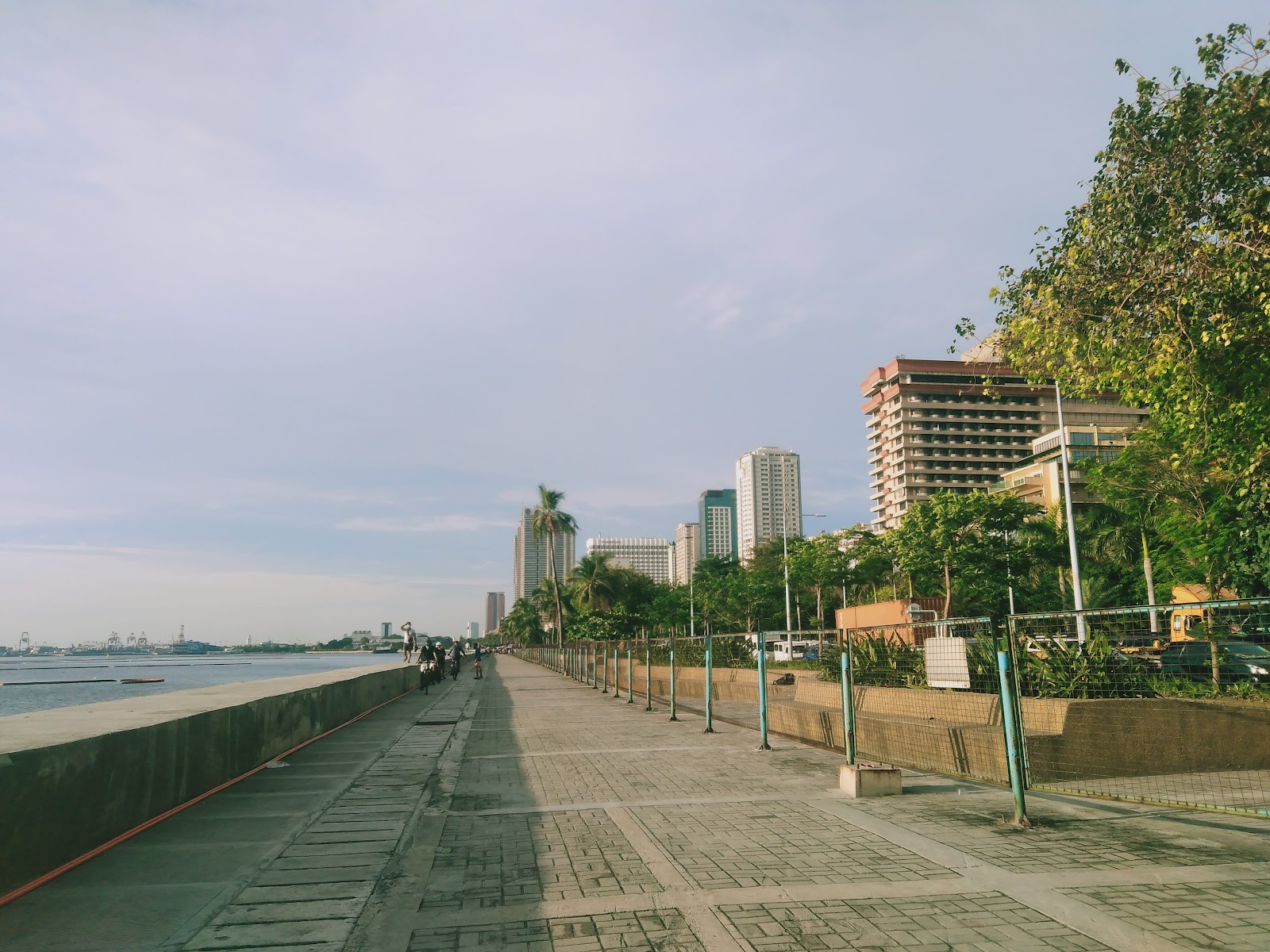 Manille, Philippines : 22 idées de visites et d’activités en 2026 12 Manila Baywalk et Dolomite Beach