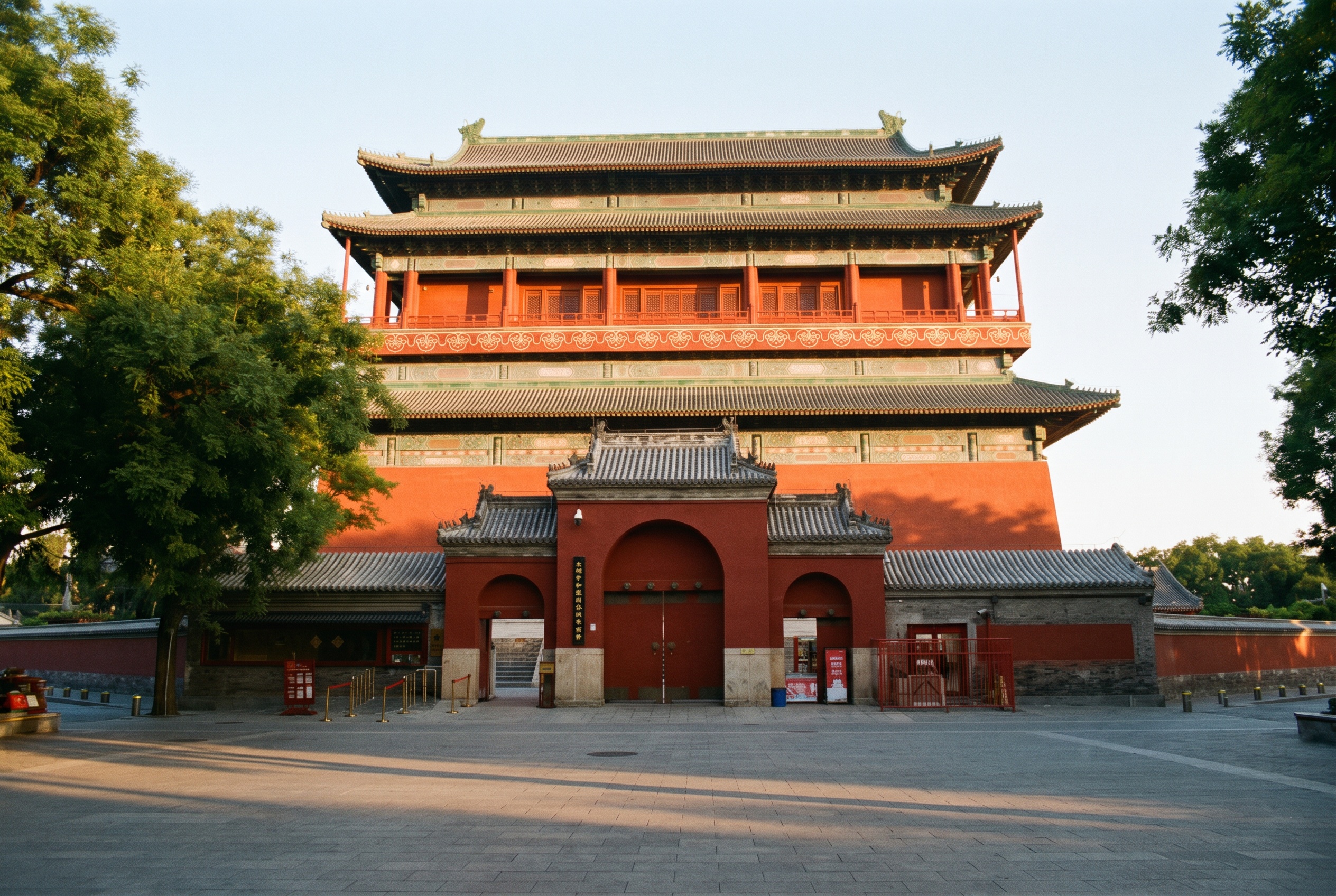 Peking China: 22 Sehenswürdigkeiten und Tipps für 2026 13 Nanluoguxiang, Trommelturm und Glockenturm