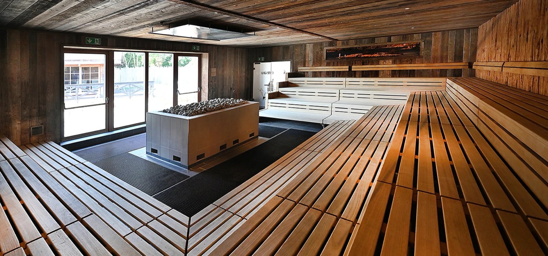 Termas en Alemania: 51 mejores balnearios en 2026 15 Zona exterior de saunas de las termas Titania en Neusäß