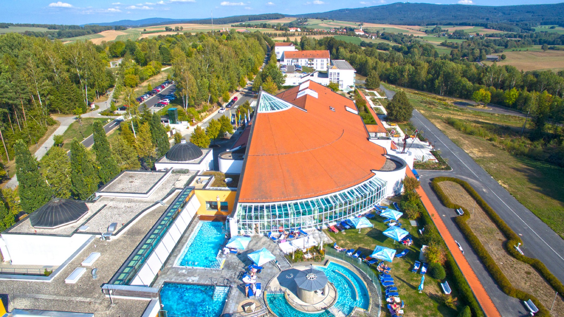Termas en Alemania: 51 mejores balnearios en 2026 20 Recinto termal Sibyllenbad en Neualbenreuth desde el aire