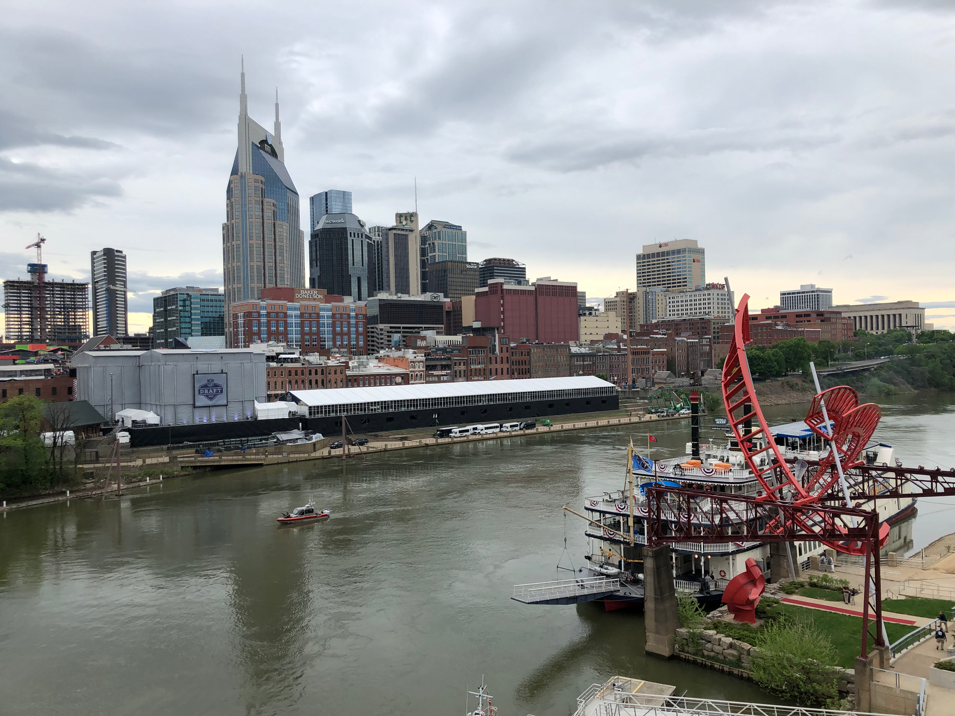 Nashville, USA: 22 Tipps für Sehenswürdigkeiten und Aktivitäten 2026 1 Panorama des Stadtzentrums von Nashville über dem Cumberland River