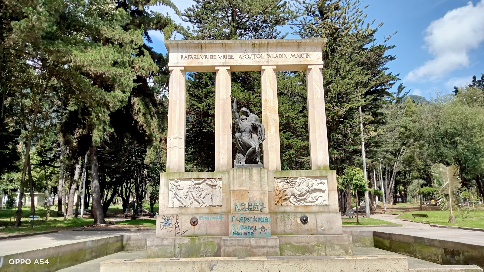 Bogotá Kolumbien: 22 Sehenswürdigkeiten & Tipps 2026 24 Parque Nacional, Parque El Virrey und Cementerio Central