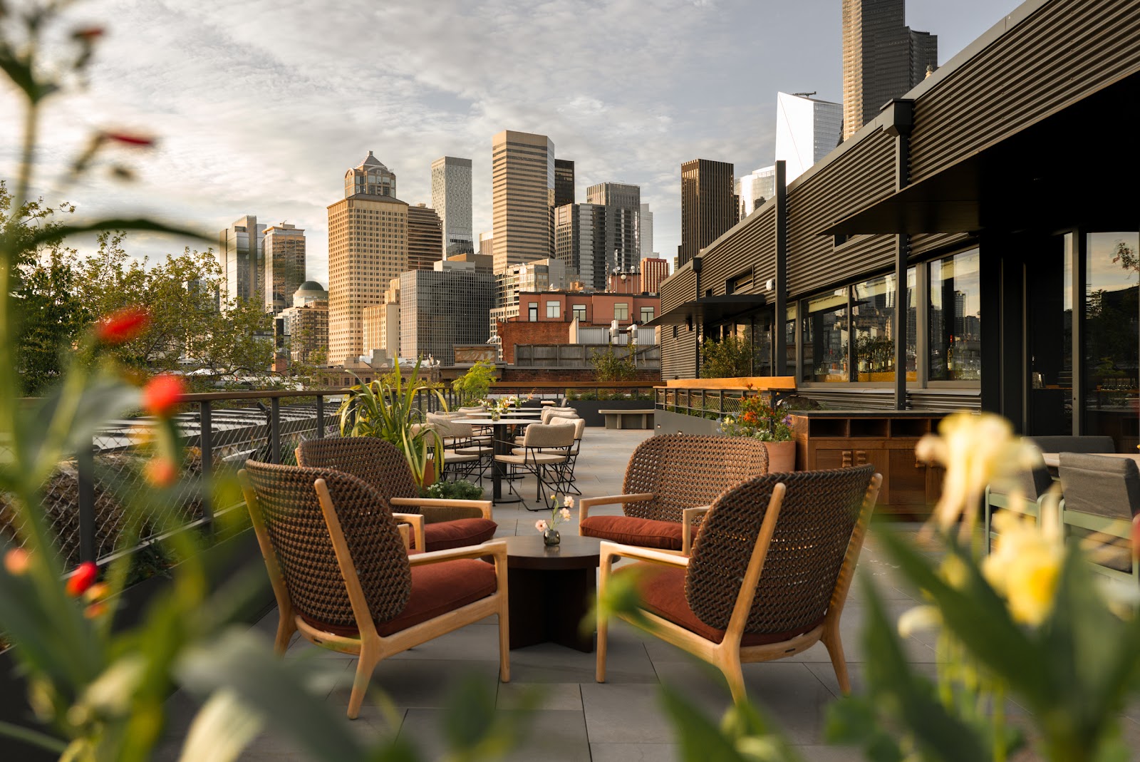 Wo übernachten in Seattle: 18 Tipps für die besten Hotels und sichere Viertel 2026 17 Hotel Populus Seattle