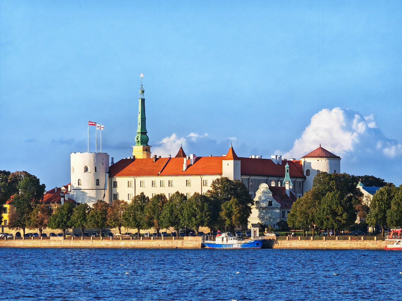 Riga: 20 Tipps, was du 2026 sehen und unternehmen kannst 7 Rigaer Schloss (Riga Castle)