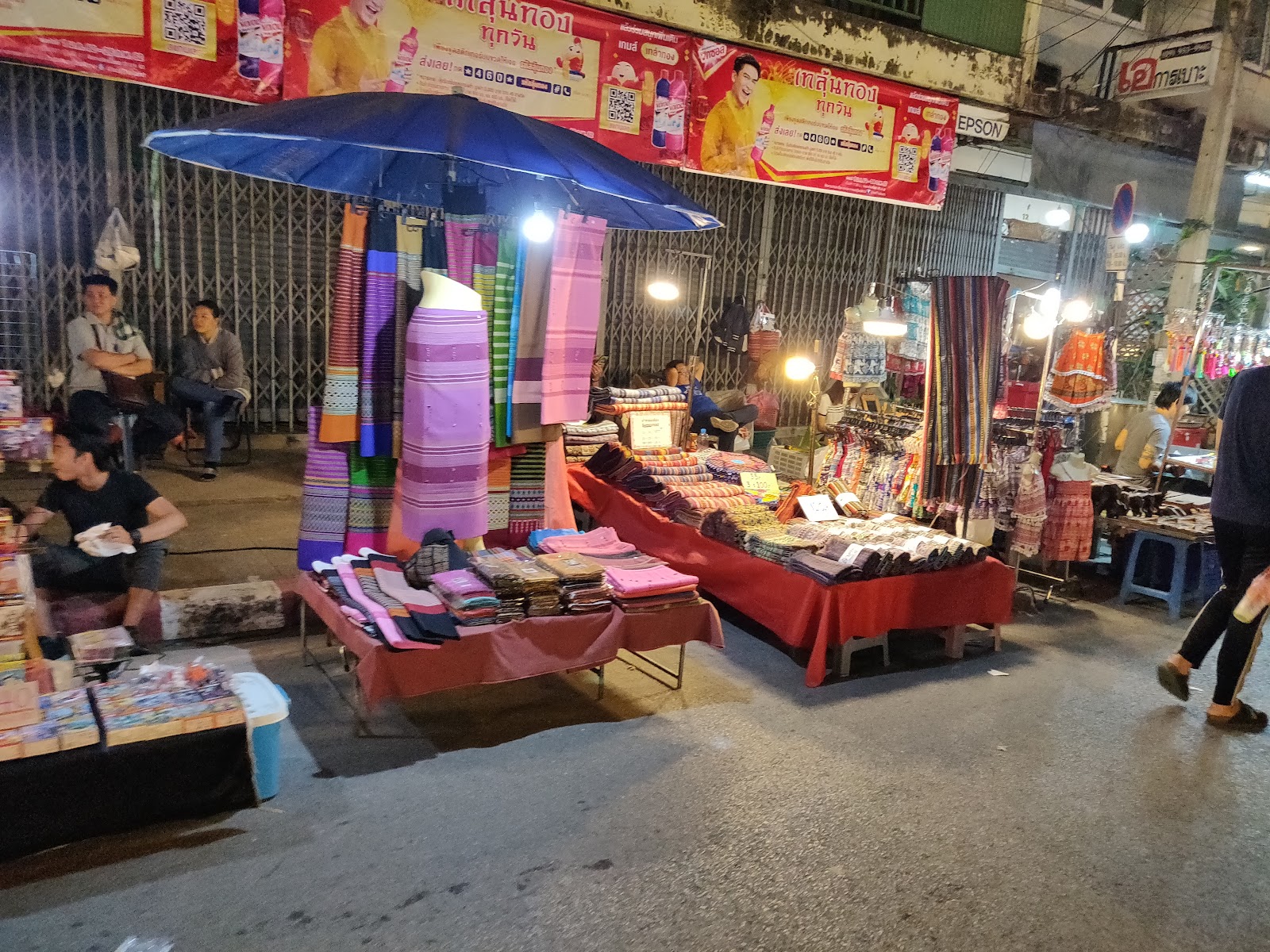 Chiang Mai, Thailand: 21 Tipps, was du 2026 sehen und unternehmen kannst 16 Saturday Walking Street (Wua Lai)