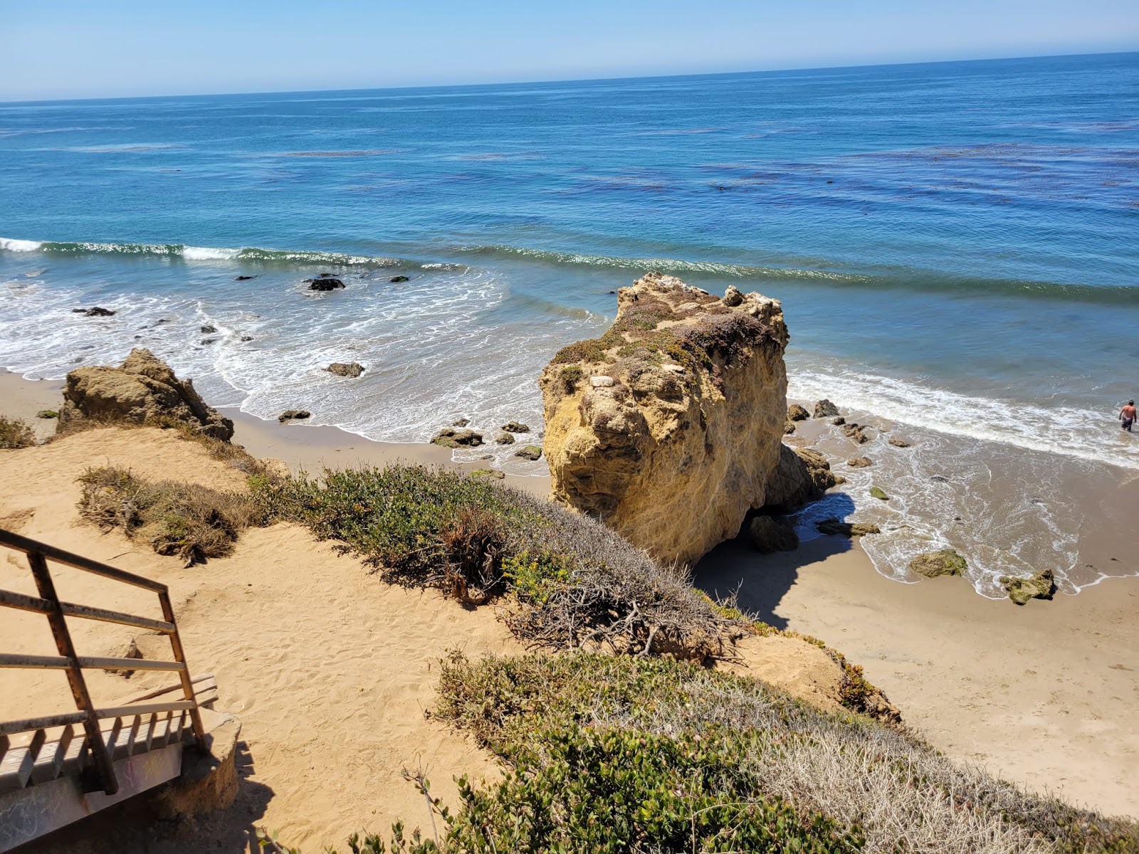 Los Angeles, Kalifornia: 24 tipp, mit láss és csinálj 2026-ban 18 A sziklás El Matador strand Malibuban