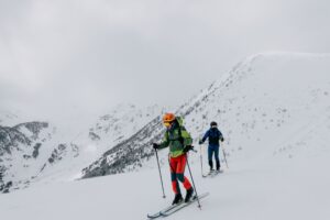 Homepage 5 Skitourengehen für Anfänger: Ausrüstung, Lawinen und erste Touren