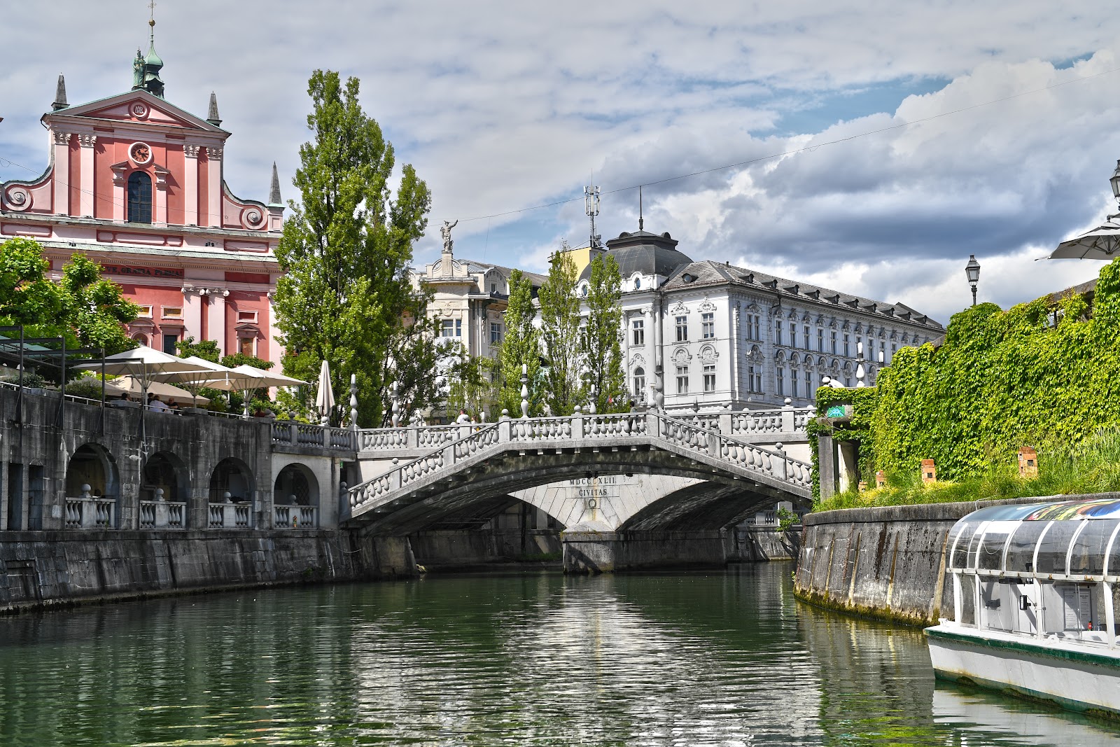 Lubiana, Slovenia: 20 cose da vedere e fare nel 2026 3 Il celebre Triplice Ponte (Tromostovje)