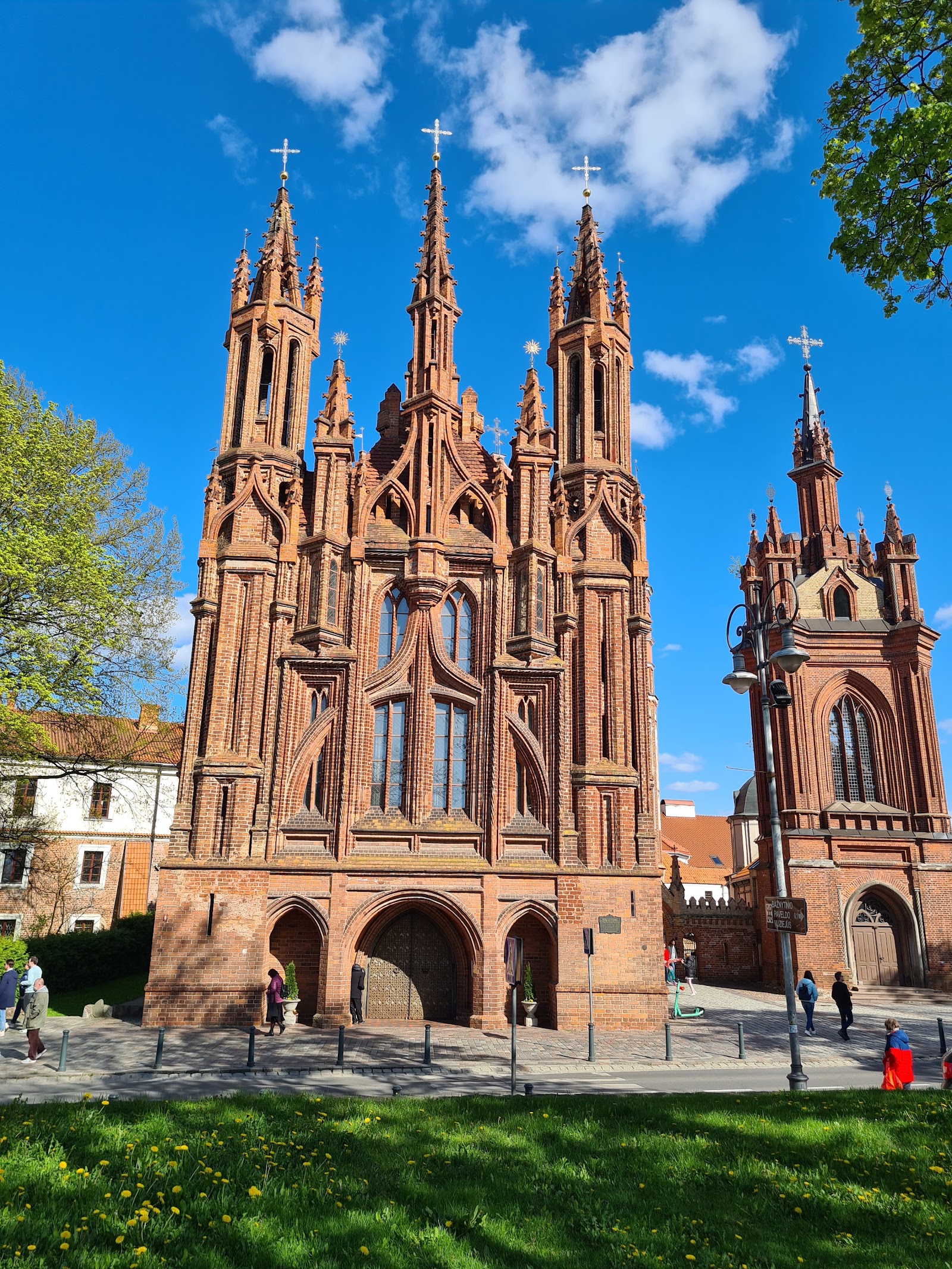 Vilnius, Litauen: 22 Tipps, was du 2026 sehen und unternehmen kannst 6 Kirche der Heiligen Anna
