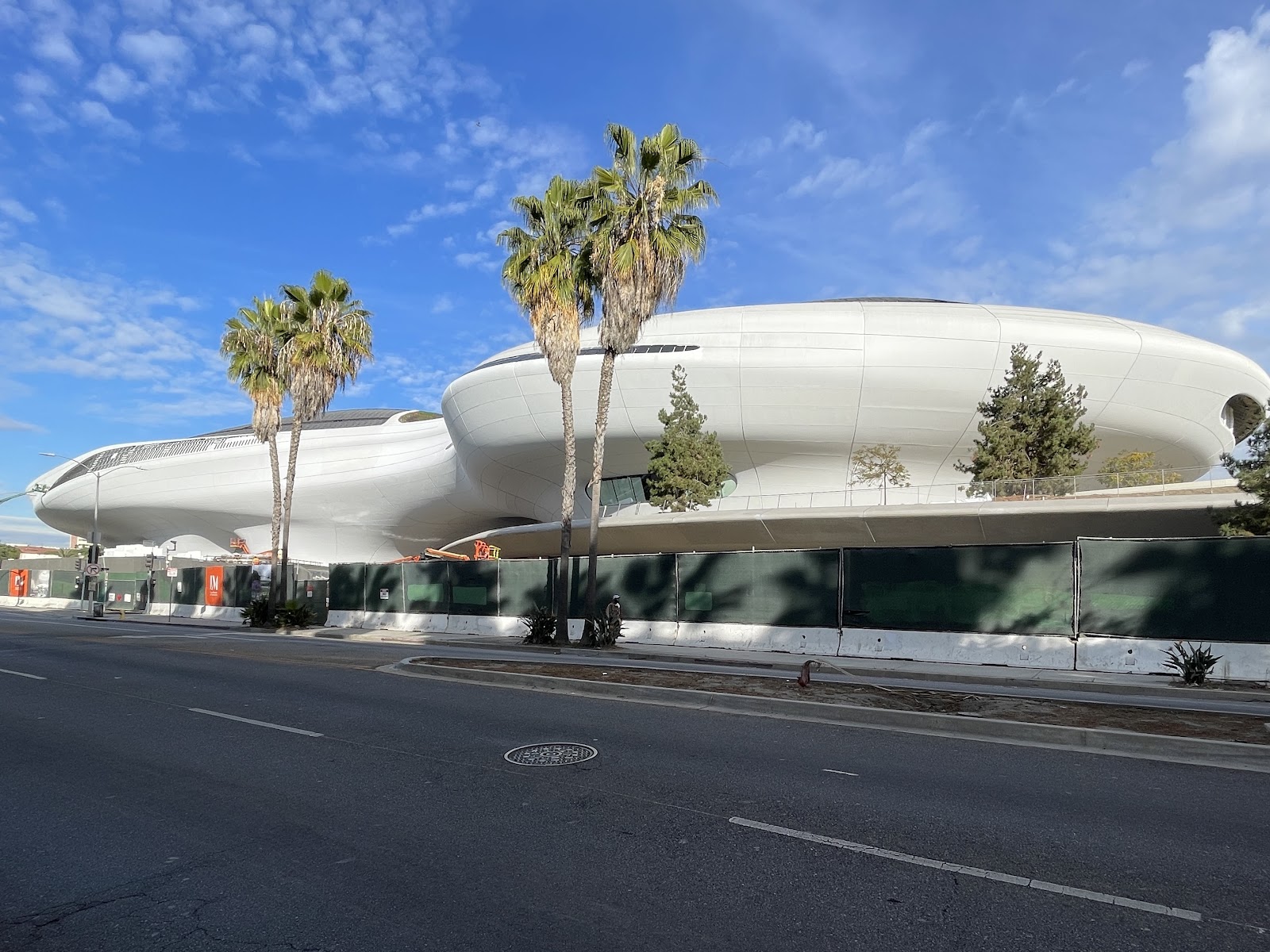 Los Angeles, Kalifornia: 24 tipp, mit láss és csinálj 2026-ban 12 A Lucas Museum of Narrative Art épülete az Exposition Parkban